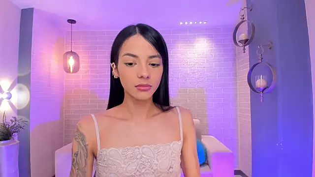 Snapshot of HannahJamesX chatting on 02-20-26, 01:11 HannahJamesX online show from 02-20-26, 01:11