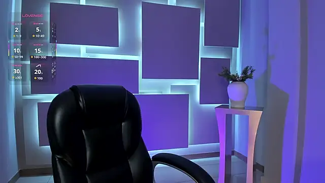 Snapshot of HannahJamesX chatting on 03-10-26, 01:16 HannahJamesX online show from 03-10-26, 01:16