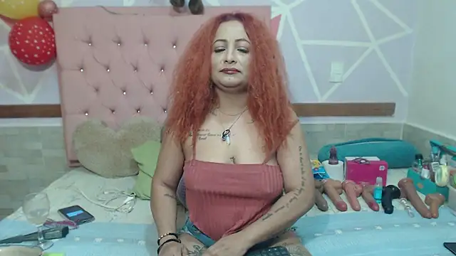 Snapshot of Lena_lawson chatting on 10-10-25, 09:03 Lena lawson online show from 10-10-25, 09:03