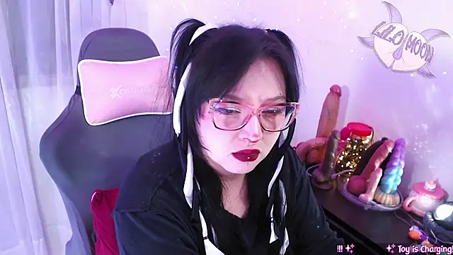 Snapshot of LiloMoon69 chatting on 05-01-26, 12:48 LiloMoon69 online show from 05-01-26, 12:48