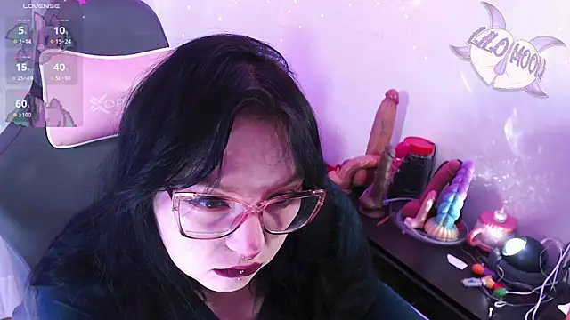 Snapshot of LiloMoon69 chatting on 05-02-26, 03:22 LiloMoon69 online show from 05-02-26, 03:22