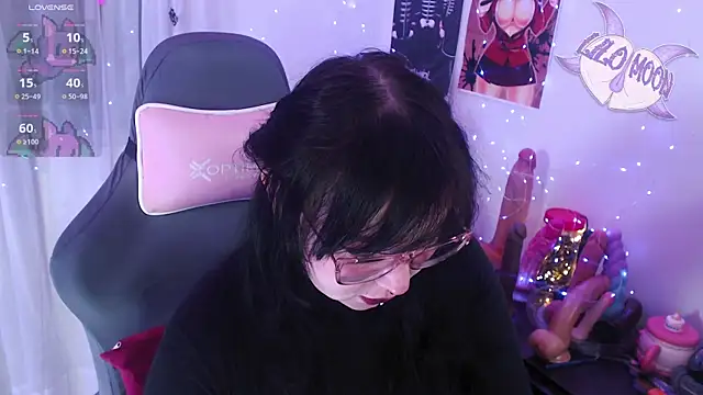 Snapshot of LiloMoon69 chatting on 05-21-26, 06:31 LiloMoon69 online show from 05-21-26, 06:31