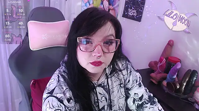 Snapshot of LiloMoon69 chatting on 06-02-26, 06:37 LiloMoon69 online show from 06-02-26, 06:37