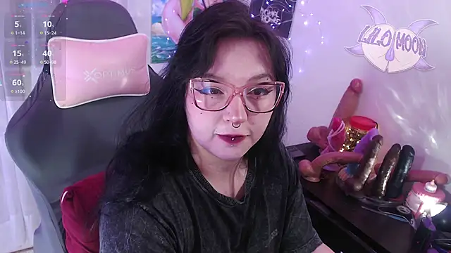 Snapshot of LiloMoon69 chatting on 06-07-26, 07:12 LiloMoon69 online show from 06-07-26, 07:12