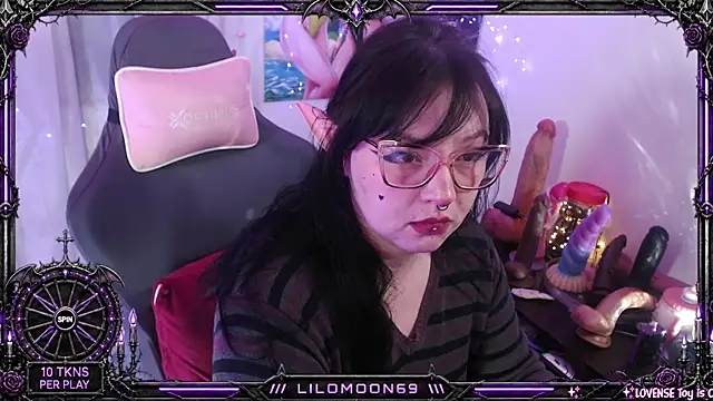 Snapshot of LiloMoon69 chatting on 06-11-26, 09:51 LiloMoon69 online show from 06-11-26, 09:51