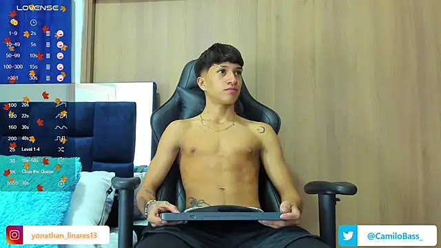 Snapshot of _CamiloBass chatting on 02-11-25, 01:31 CamiloBass online show from 02-11-25, 01:31