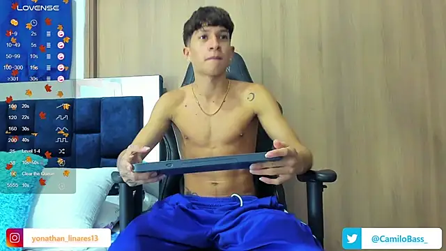 Snapshot of _CamiloBass chatting on 02-25-25, 01:30 CamiloBass online show from 02-25-25, 01:30