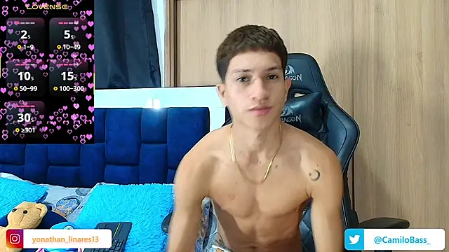 Snapshot of _CamiloBass chatting on 10-08-25, 09:01 CamiloBass online show from 10-08-25, 09:01