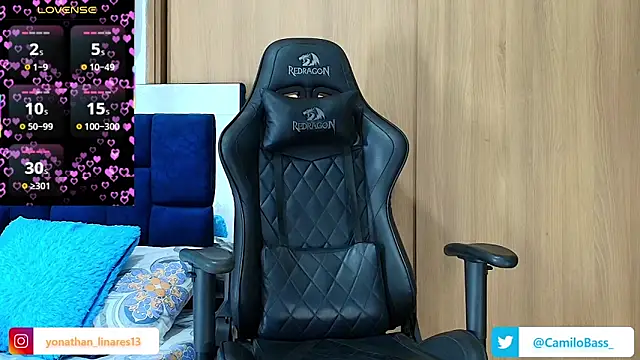 Snapshot of _CamiloBass chatting on 10-26-25, 07:53 CamiloBass online show from 10-26-25, 07:53