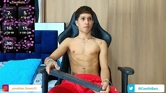 Snapshot of _CamiloBass chatting on 11-10-25, 11:59 CamiloBass online show from 11-10-25, 11:59