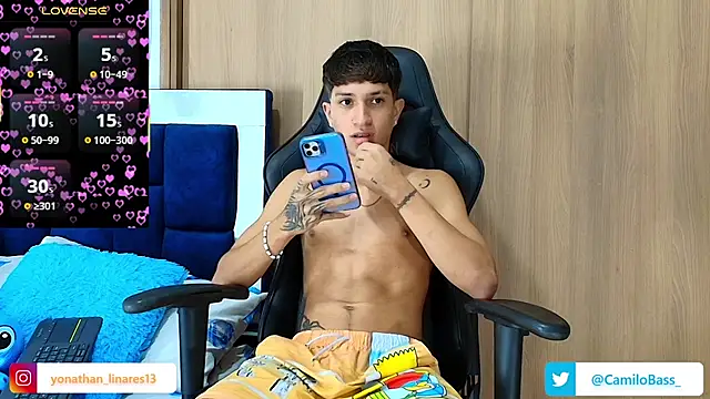 Snapshot of _CamiloBass chatting on 01-06-26, 01:20 CamiloBass online show from 01-06-26, 01:20