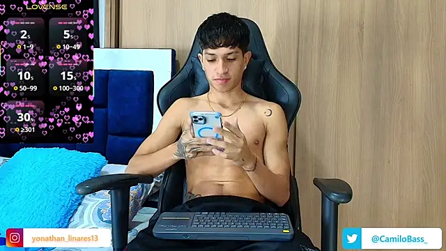 Snapshot of _CamiloBass chatting on 01-18-26, 01:09 CamiloBass online show from 01-18-26, 01:09