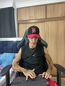 Snapshot of _CamiloBass chatting on 02-21-26, 12:33 CamiloBass online show from 02-21-26, 12:33