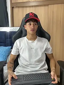 Snapshot of _CamiloBass chatting on 03-01-26, 01:18 CamiloBass online show from 03-01-26, 01:18