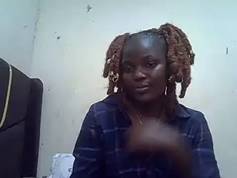 Snapshot of pretty_vivy chatting on 02-22-25, 01:02 pretty vivy online show from 02-22-25, 01:02