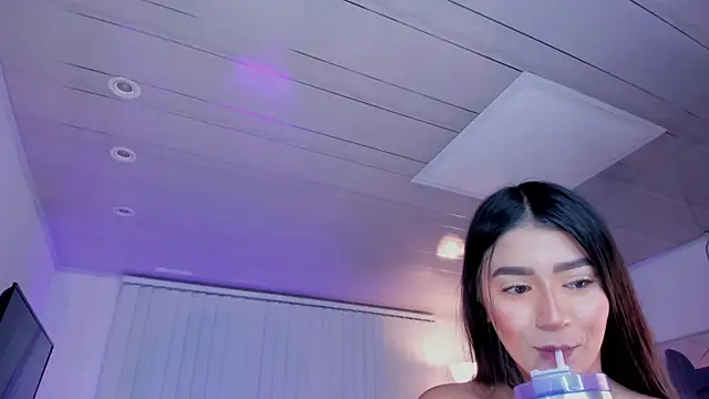 Snapshot of amelie_jhons chatting on 01-16-25, 01:58 amelie jhons online show from 01-16-25, 01:58