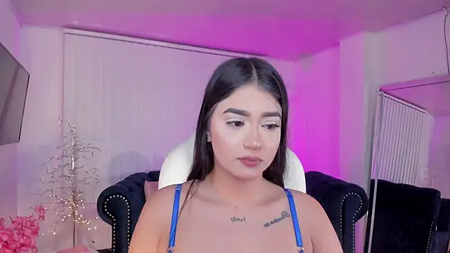 Snapshot of amelie_jhons chatting on 02-24-25, 12:20 amelie jhons online show from 02-24-25, 12:20