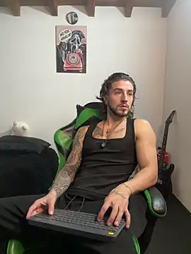 Valentino Xander online show from 01-19-26, 03:43