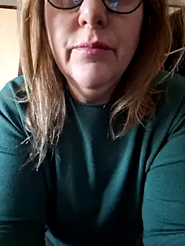 Snapshot of Mara-24 chatting on 03-19-25, 03:40 Mara-24 online show from 03-19-25, 03:40