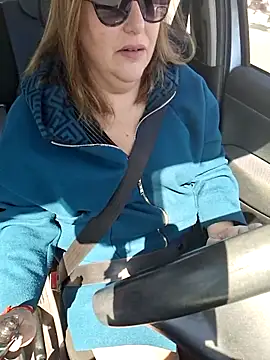 Snapshot of Mara-24 chatting on 03-21-25, 10:06 Mara-24 online show from 03-21-25, 10:06