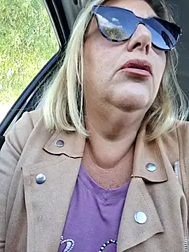 Snapshot of Mara-24 chatting on 10-06-25, 01:52 Mara-24 online show from 10-06-25, 01:52