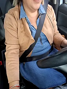 Snapshot of Mara-24 chatting on 10-30-25, 08:27 Mara-24 online show from 10-30-25, 08:27