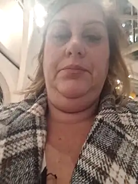 Snapshot of Mara-24 chatting on 12-05-25, 04:03 Mara-24 online show from 12-05-25, 04:03