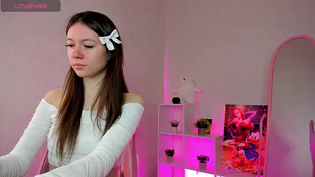 Nicole Charm online show from 12-13-24, 01:04