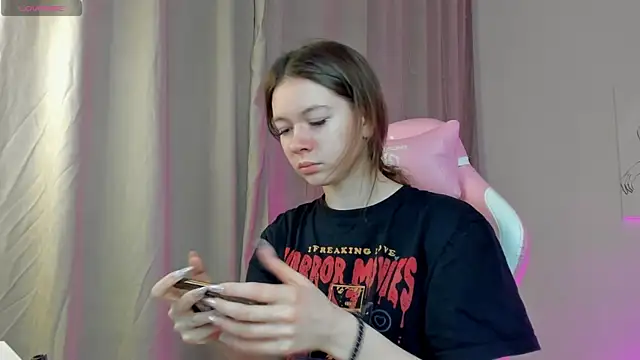 Nicole Charm online show from 02-17-25, 08:58