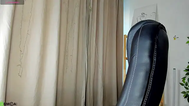 Nicole Charm online show from 06-16-26, 11:51