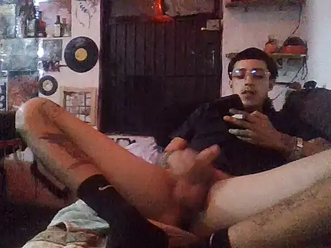 Snapshot of Gibbzmx chatting on 09-22-25, 05:09 Gibbzmx online show from 09-22-25, 05:09