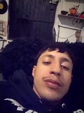 Snapshot of Gibbzmx chatting on 11-12-25, 05:30 Gibbzmx online show from 11-12-25, 05:30