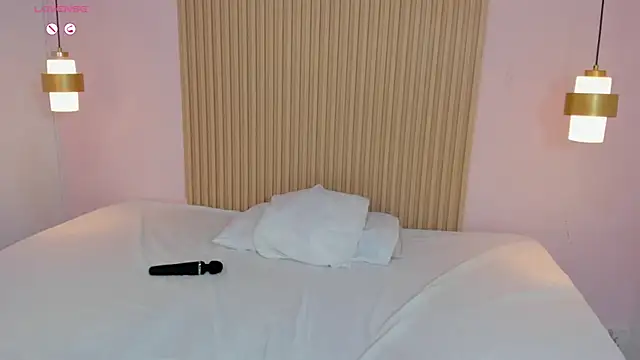 AliceRoss0 online show from 07-05-26, 04:19