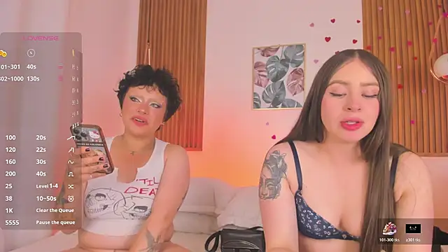 TiffanyWright online show from 04-18-26, 04:05