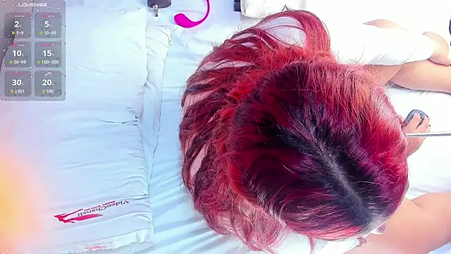 Snapshot of Amberluy chatting on 12-19-25, 07:54 Amberluy online show from 12-19-25, 07:54