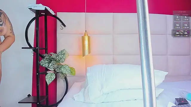 Snapshot of Amberluy chatting on 02-09-26, 07:07 Amberluy online show from 02-09-26, 07:07