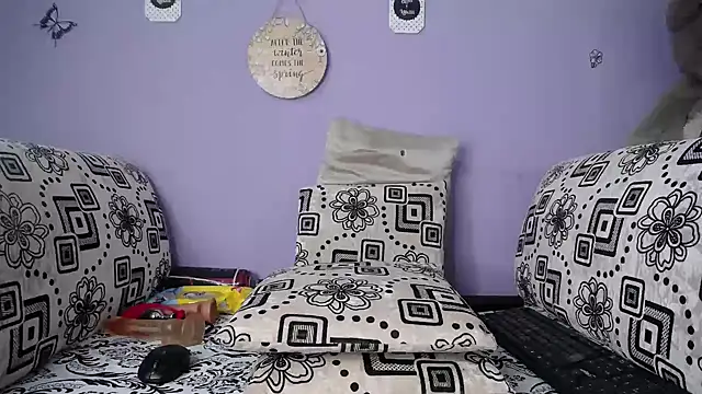 Snapshot of Michell_02_ chatting on 12-03-24, 03:44 Michell 02 online show from 12-03-24, 03:44