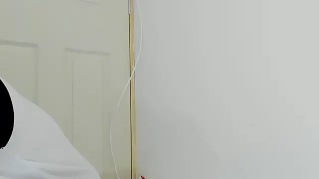 Snapshot of Beard_xox chatting on 11-18-25, 10:25 Beard xox online show from 11-18-25, 10:25