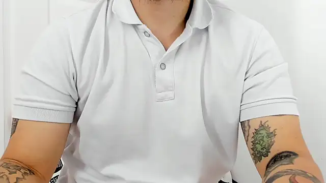 Snapshot of Beard_xox chatting on 02-19-26, 08:38 Beard xox online show from 02-19-26, 08:38