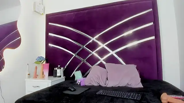 Snapshot of MaiteHT chatting on 01-17-25, 04:47 MaiteHT online show from 01-17-25, 04:47