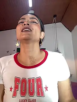 Snapshot of Cleopatracute_ chatting on 01-22-25, 01:42 Cleopatracute online show from 01-22-25, 01:42