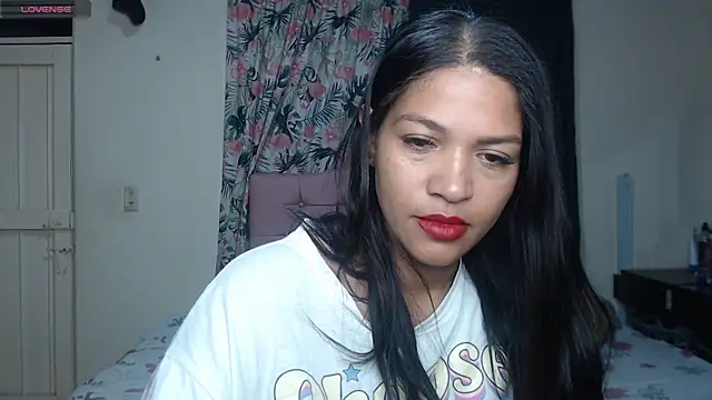 Snapshot of makennaa_ chatting on 07-04-26, 10:10 makennaa online show from 07-04-26, 10:10