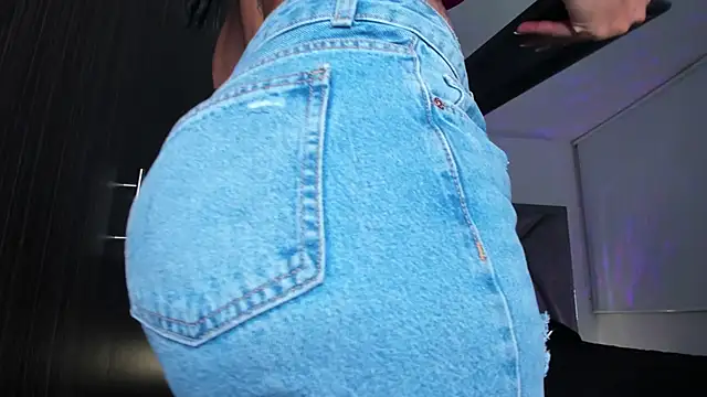 Snapshot of samaay07_ chatting on 12-05-24, 02:53 samaay07 online show from 12-05-24, 02:53