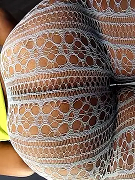 Snapshot of Pretty_tiffany chatting on 12-04-25, 06:01 Pretty tiffany online show from 12-04-25, 06:01