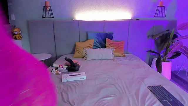 Annie-Wolf online show from 03-13-25, 08:43