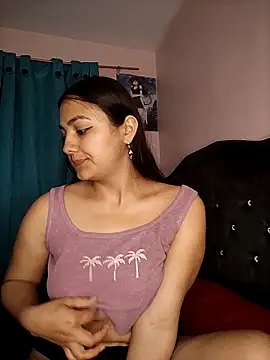 Snapshot of Nahiara_velez chatting on 02-21-25, 11:54 Nahiara velez online show from 02-21-25, 11:54