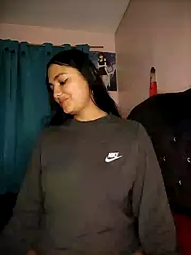 Snapshot of Nahiara_velez chatting on 02-26-25, 02:26 Nahiara velez online show from 02-26-25, 02:26