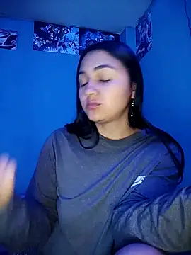 Snapshot of Nahiara_velez chatting on 11-16-25, 04:45 Nahiara velez online show from 11-16-25, 04:45