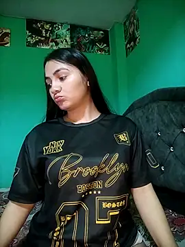 Nahiara velez online show from 05-15-26, 01:23