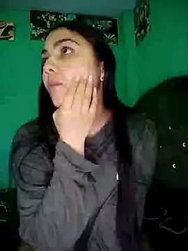 Snapshot of Nahiara_velez chatting on 05-20-26, 12:28 Nahiara velez online show from 05-20-26, 12:28